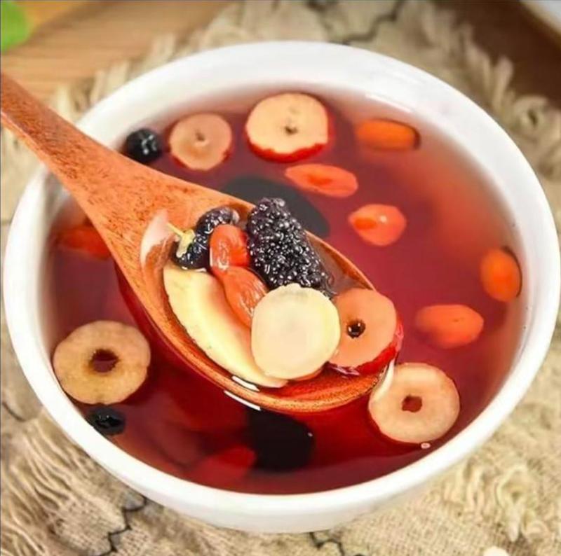 شاي الجينسنغ ذو الكنوز الخمسة: - مراجعة Natural Herbal Wellness وسعره